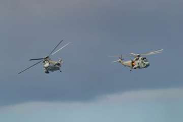 Cuatro países participan en ejercicios de desembarco frente a Las Canteras (Foto Antonio Rico)